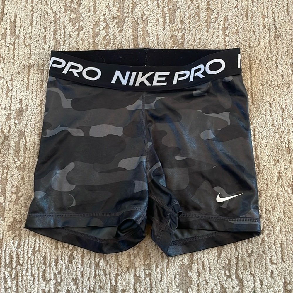 womens xs camouflage nike pro shorts